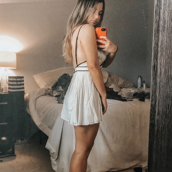 NWOT Urban Romper White with Black Polkadots Small - Picture 3 of 6